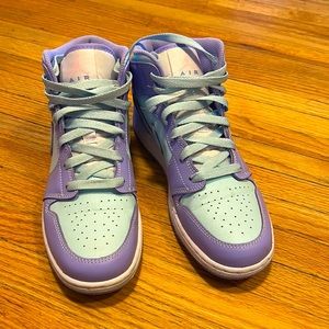 Jordan 1 Mid
Purple Aqua